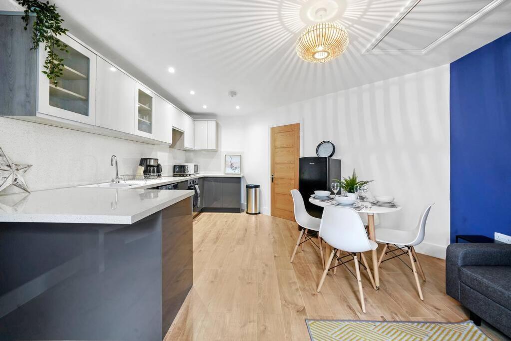 The Chaucer Suite - Exceptionally Stylish - Sleeps 4 แคนเทอร์เบอรี ภายนอก รูปภาพ