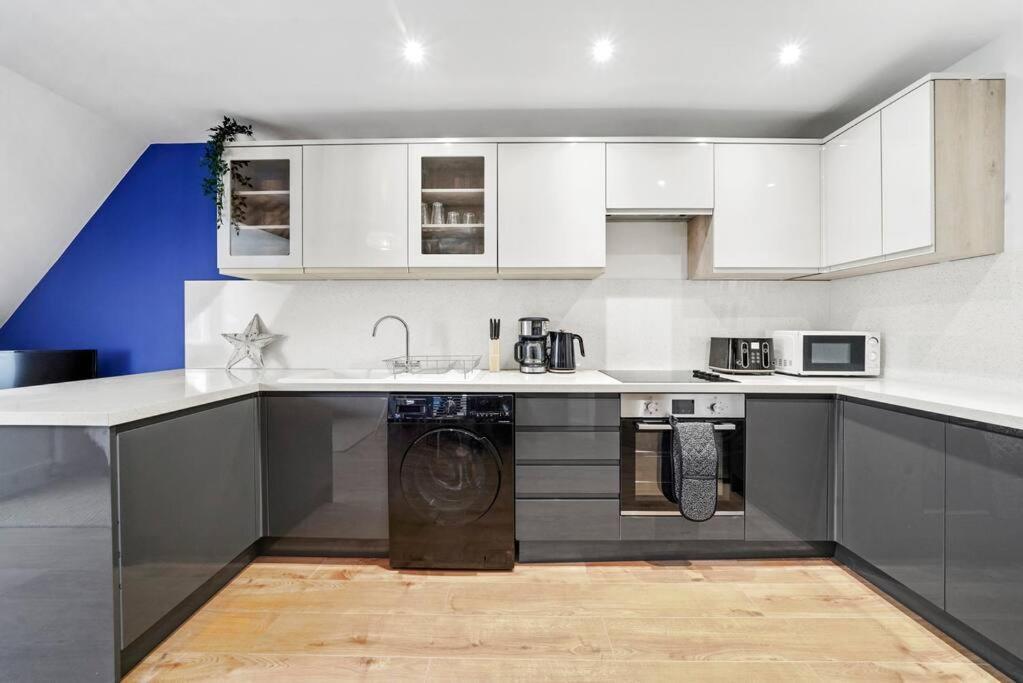 The Chaucer Suite - Exceptionally Stylish - Sleeps 4 แคนเทอร์เบอรี ภายนอก รูปภาพ